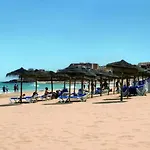 Homely Salinas Торевьиа